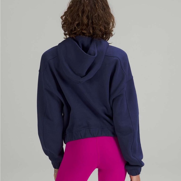 Lululemon Relaxed Cropped Hoodie. Color: Night Sea. Size: 6 - Picture 5 of 9